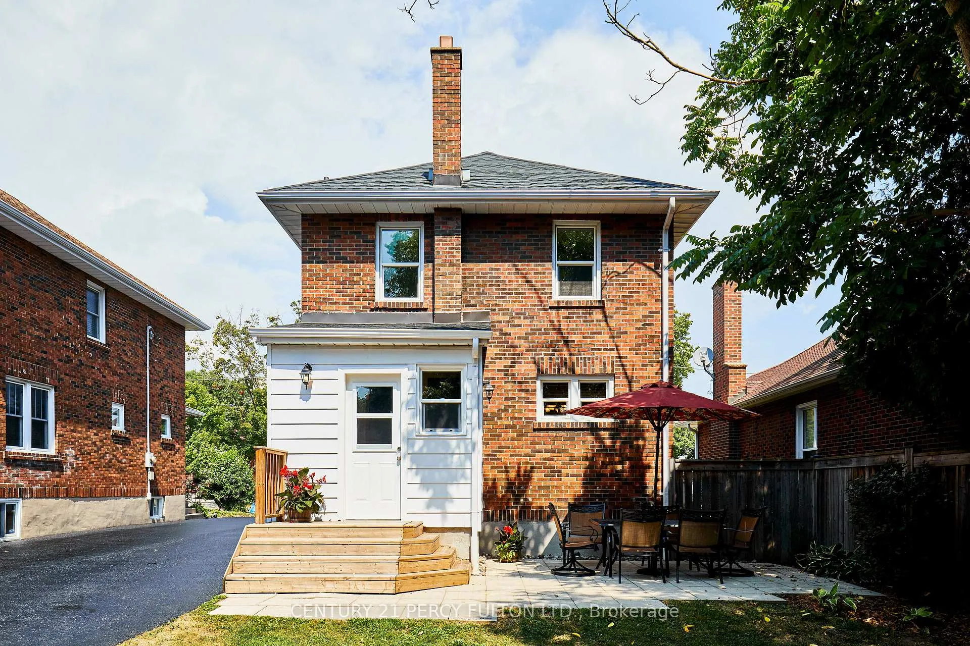 Photo 4 of 521 Rogers Street, Oshawa, O'Neill — HOMEH