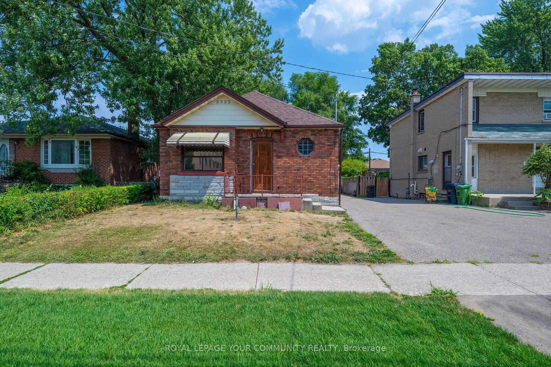 Front of 531 Birchmount Road