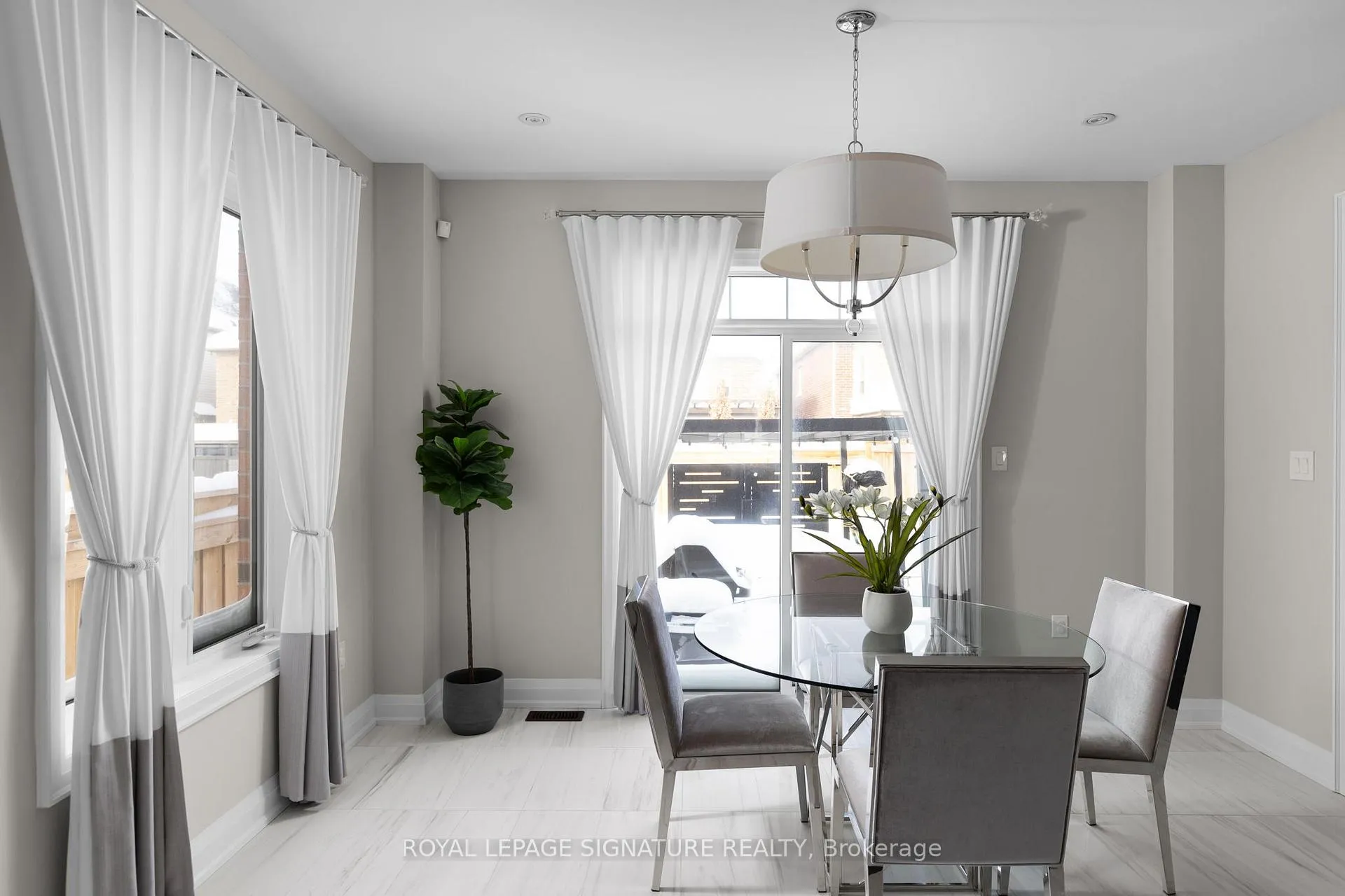 Photo 9 of 3 Doctor Archer Drive, Scugog, Port Perry — HOMEH