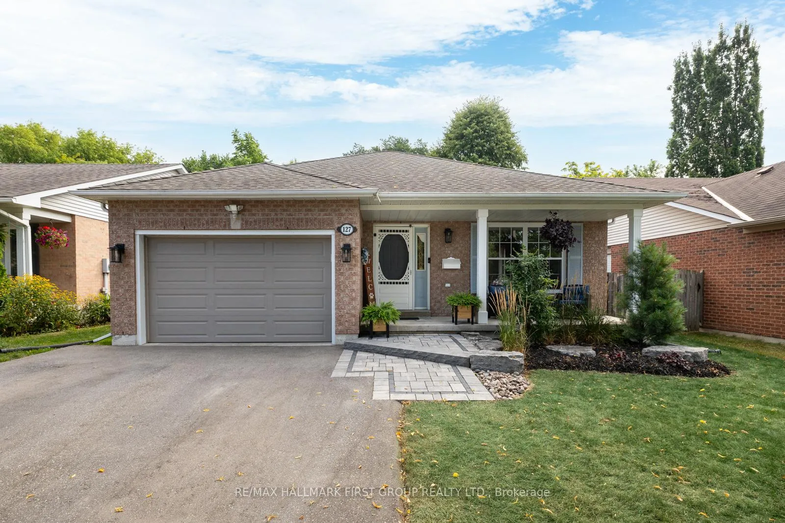 Photo 3 of 127 Rhonda Boulevard, Clarington, Bowmanville — HOMEH