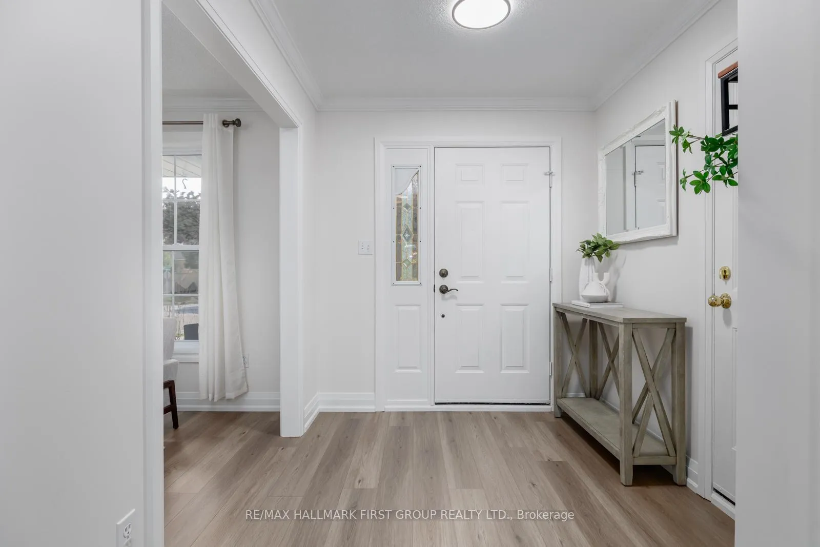 Photo 6 of 127 Rhonda Boulevard, Clarington, Bowmanville — HOMEH