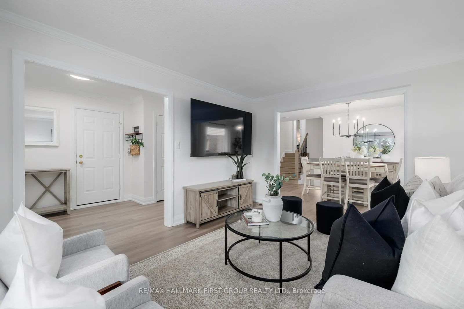 Photo 10 of 127 Rhonda Boulevard, Clarington, Bowmanville — HOMEH