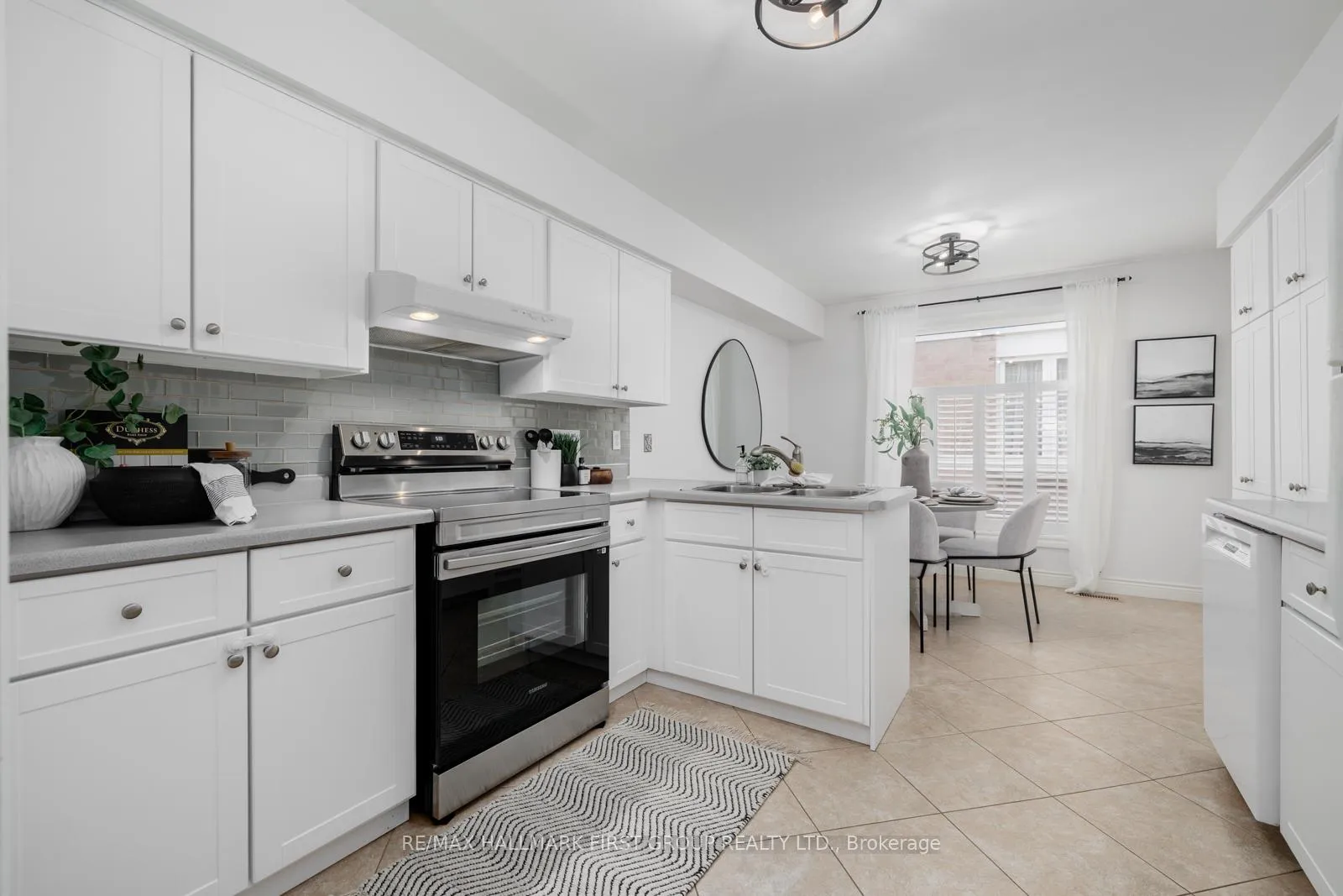 Photo 14 of 127 Rhonda Boulevard, Clarington, Bowmanville — HOMEH