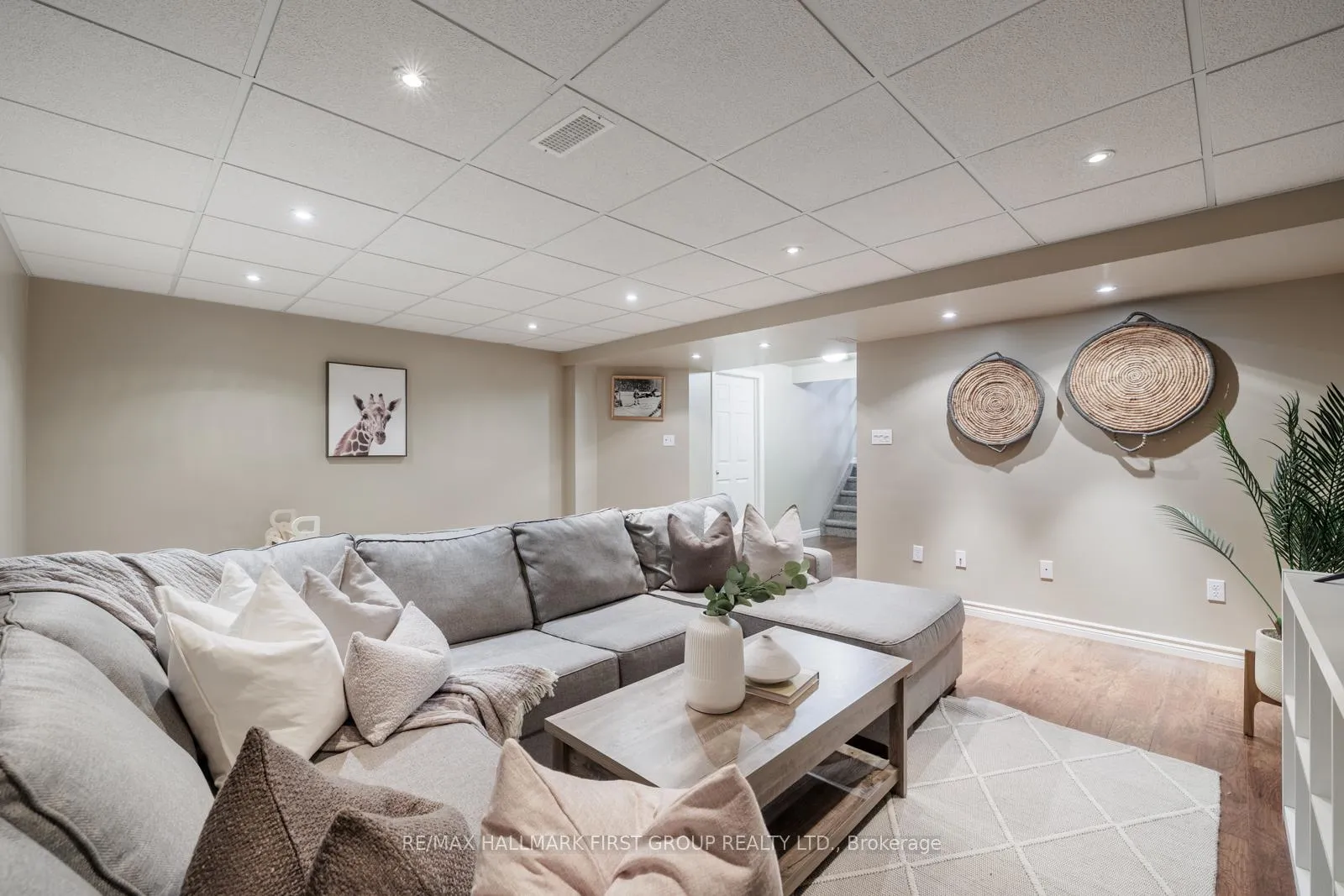Photo 35 of 127 Rhonda Boulevard, Clarington, Bowmanville — HOMEH