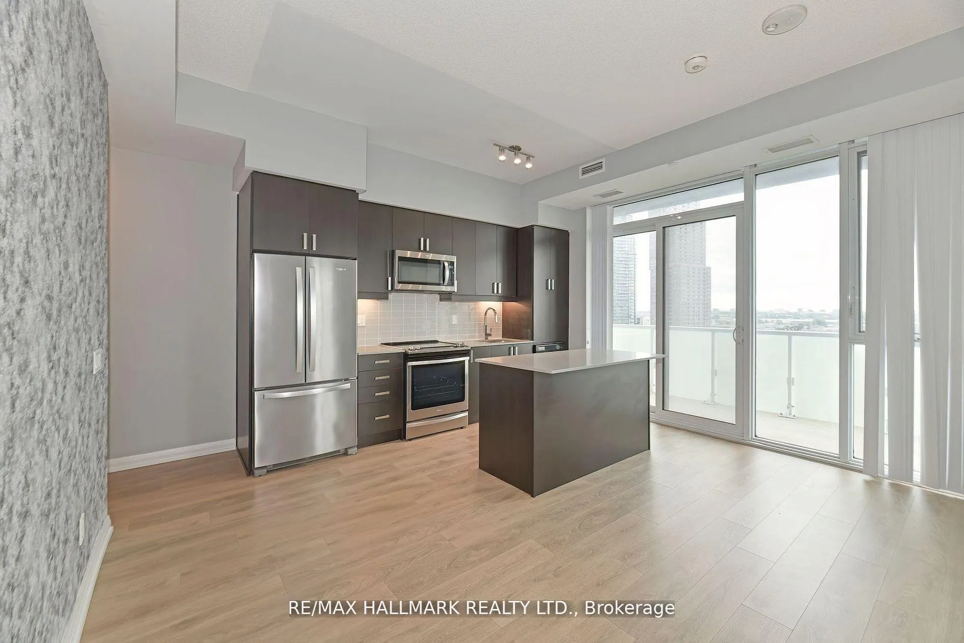 Photo 3 of Unit 906, 7895 Jane Street, Vaughan, Concord — HOMEH