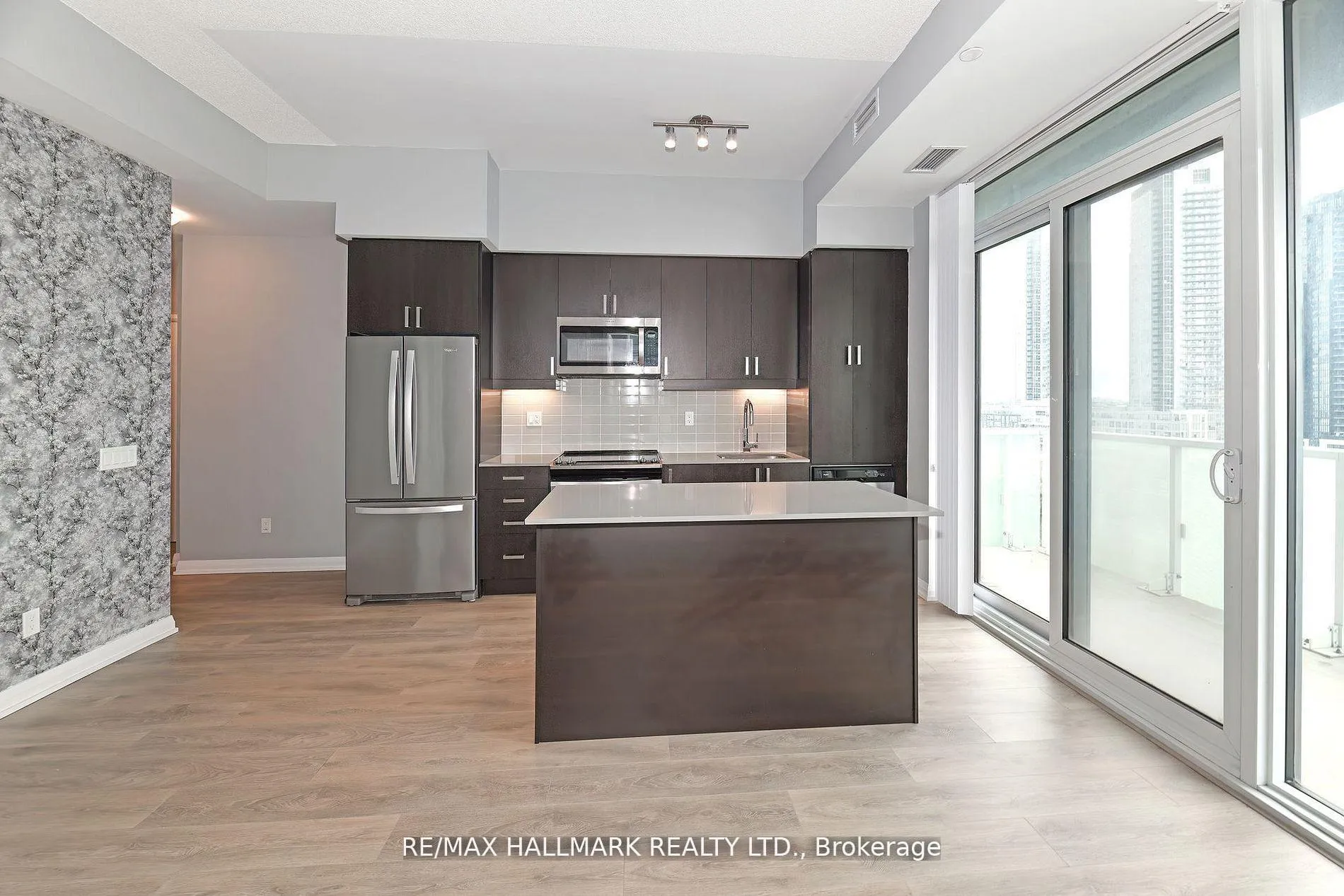 Photo 4 of Unit 906, 7895 Jane Street, Vaughan, Concord — HOMEH