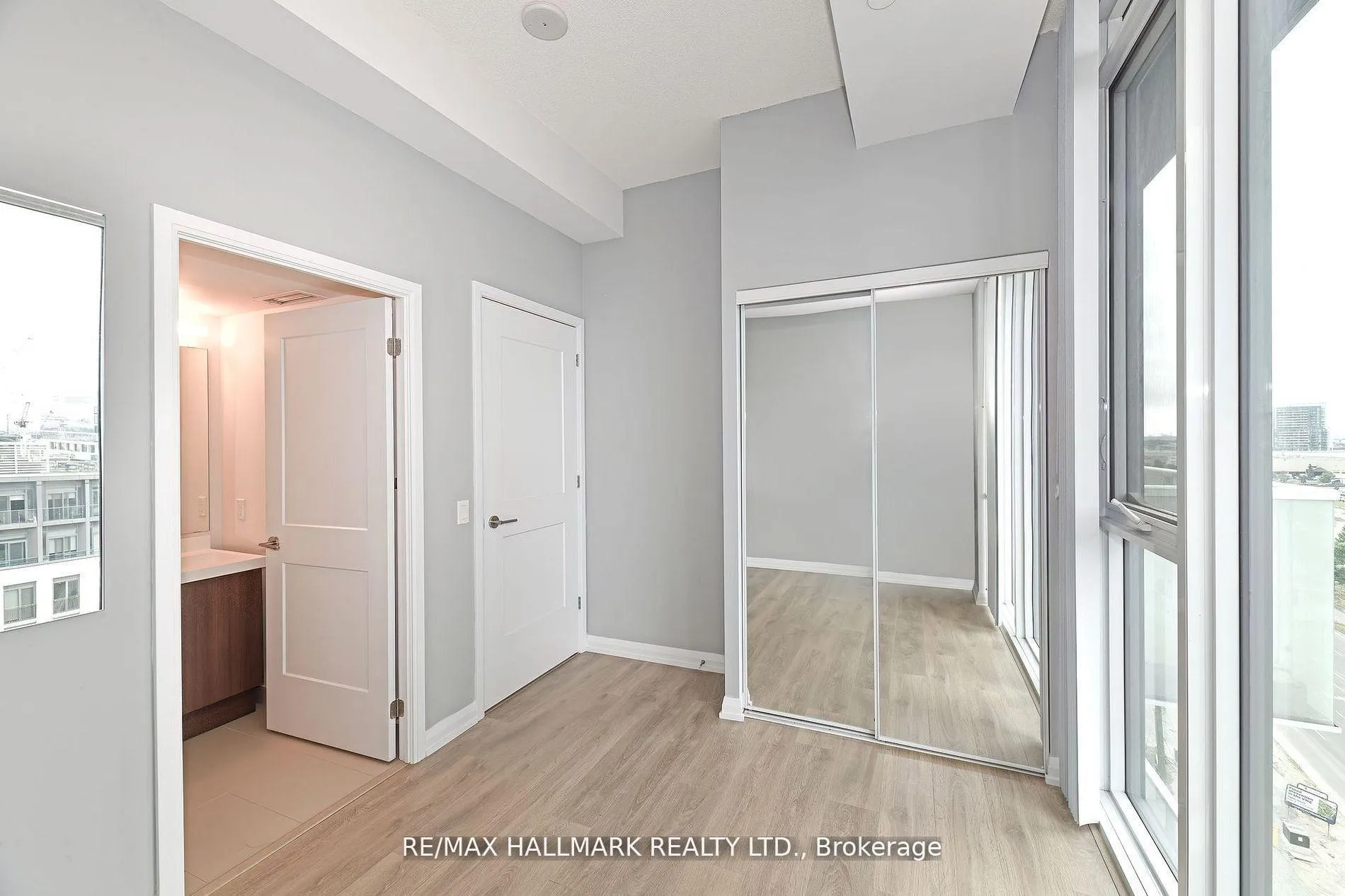 Photo 11 of Unit 906, 7895 Jane Street, Vaughan, Concord — HOMEH