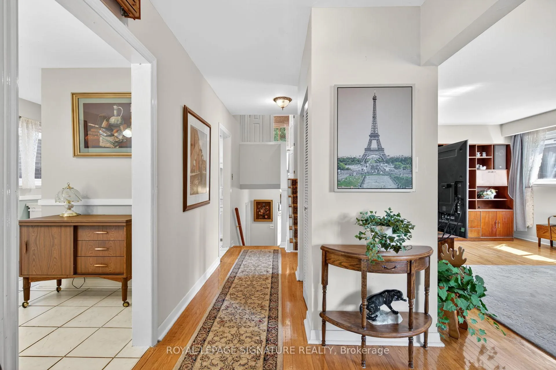Photo 5 of 3 Samson Crescent, Scarborough, Woburn — HOMEH
