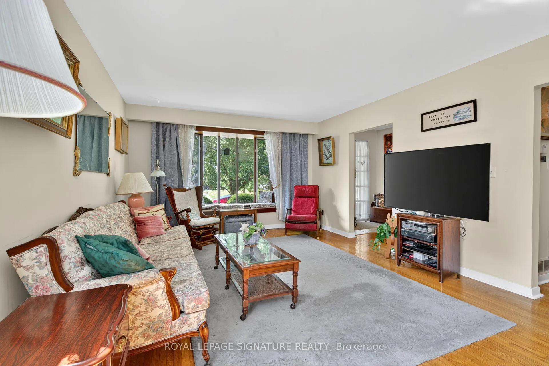 Photo 8 of 3 Samson Crescent, Scarborough, Woburn — HOMEH