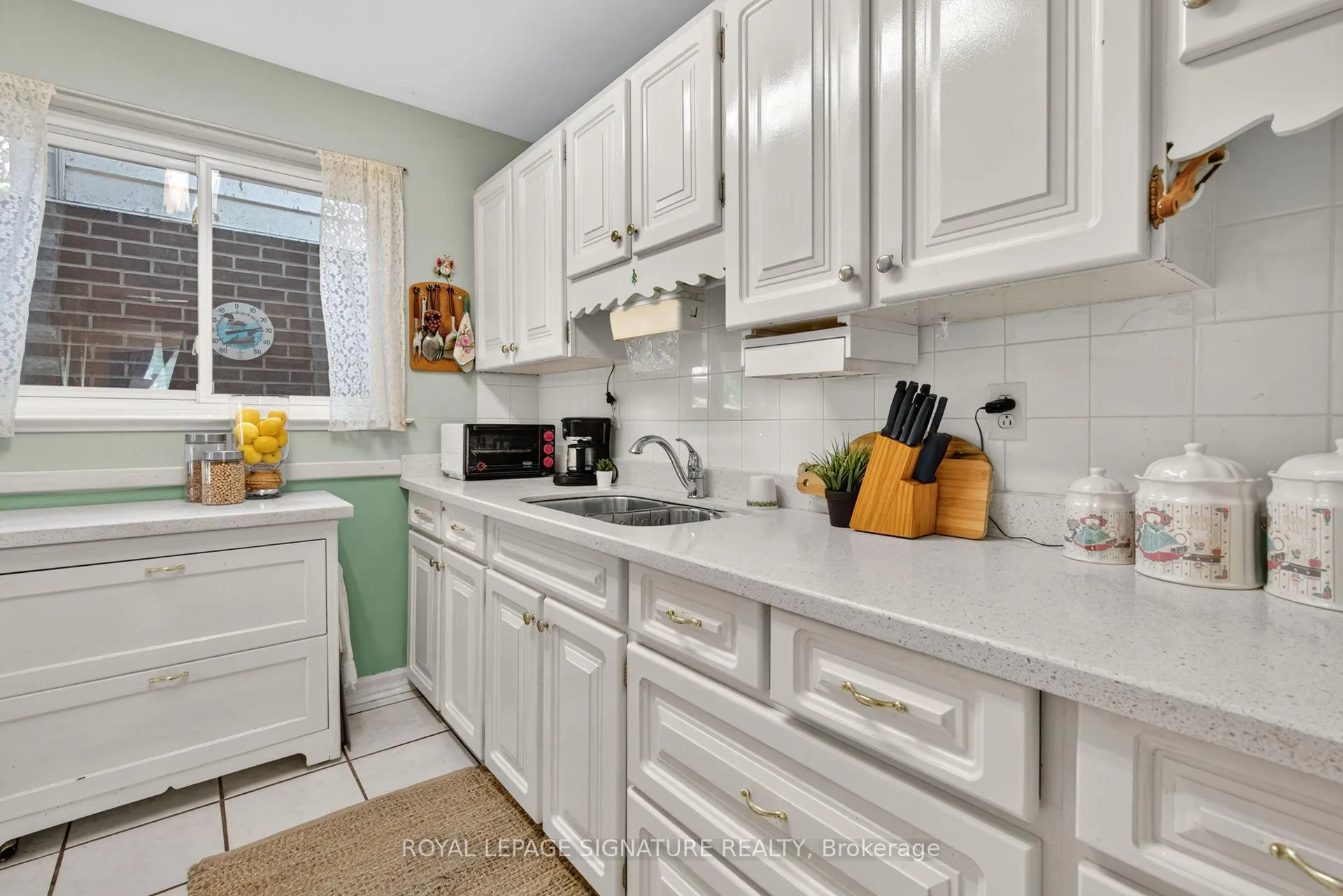 Photo 11 of 3 Samson Crescent, Scarborough, Woburn — HOMEH
