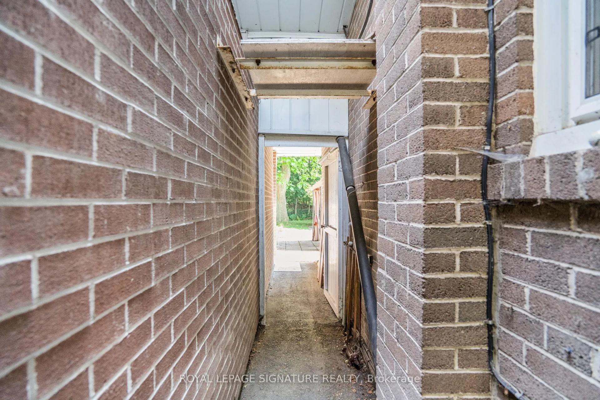 Photo 29 of 3 Samson Crescent, Scarborough, Woburn — HOMEH