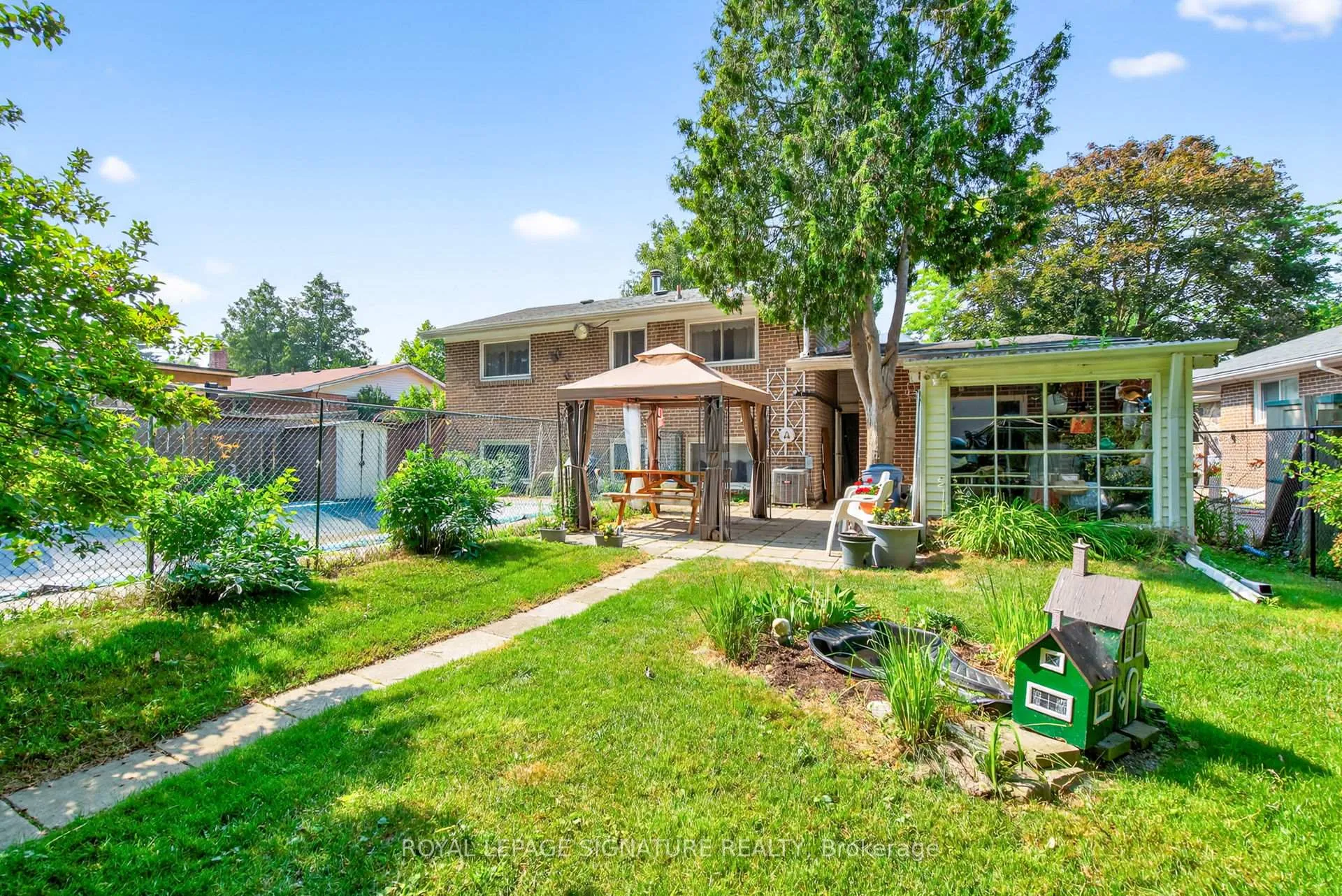 Photo 35 of 3 Samson Crescent, Scarborough, Woburn — HOMEH