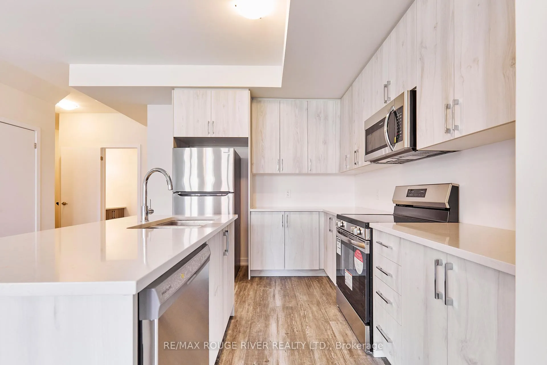Photo 4 of Unit and unit 86B, 86 Ziibi Way, Clarington, Newcastle — HOMEH