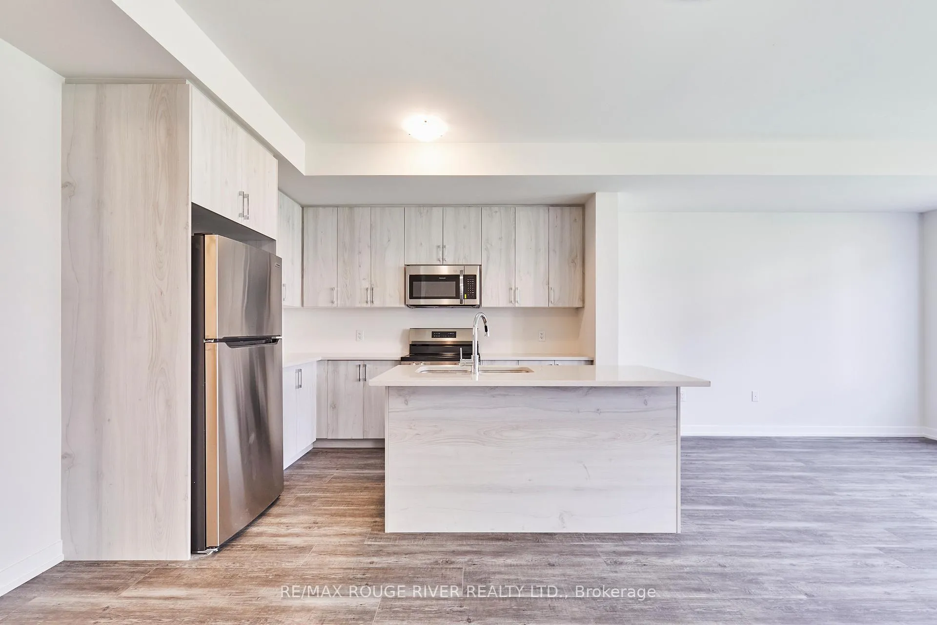 Photo 5 of Unit and unit 86B, 86 Ziibi Way, Clarington, Newcastle — HOMEH