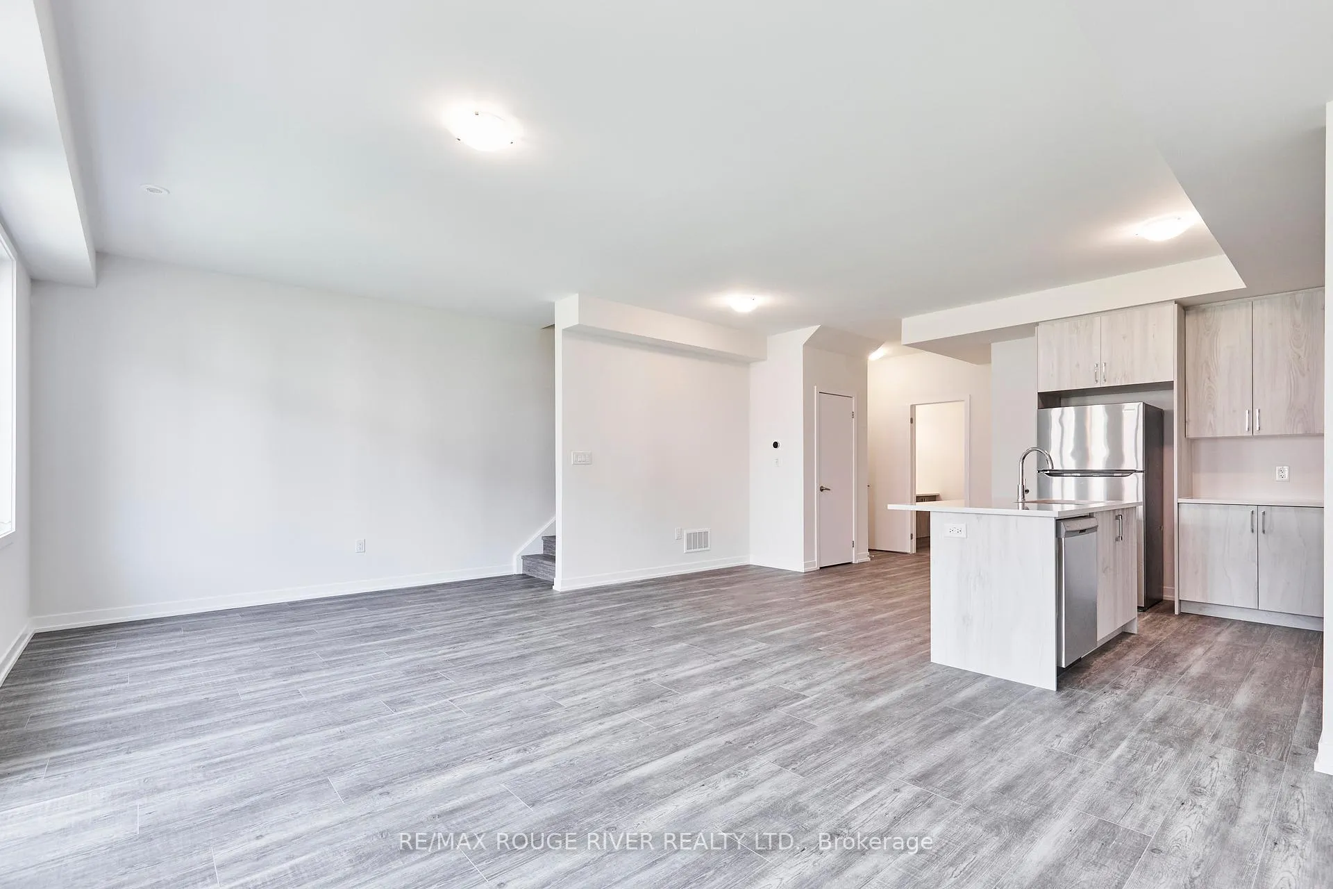 Photo 6 of Unit and unit 86B, 86 Ziibi Way, Clarington, Newcastle — HOMEH