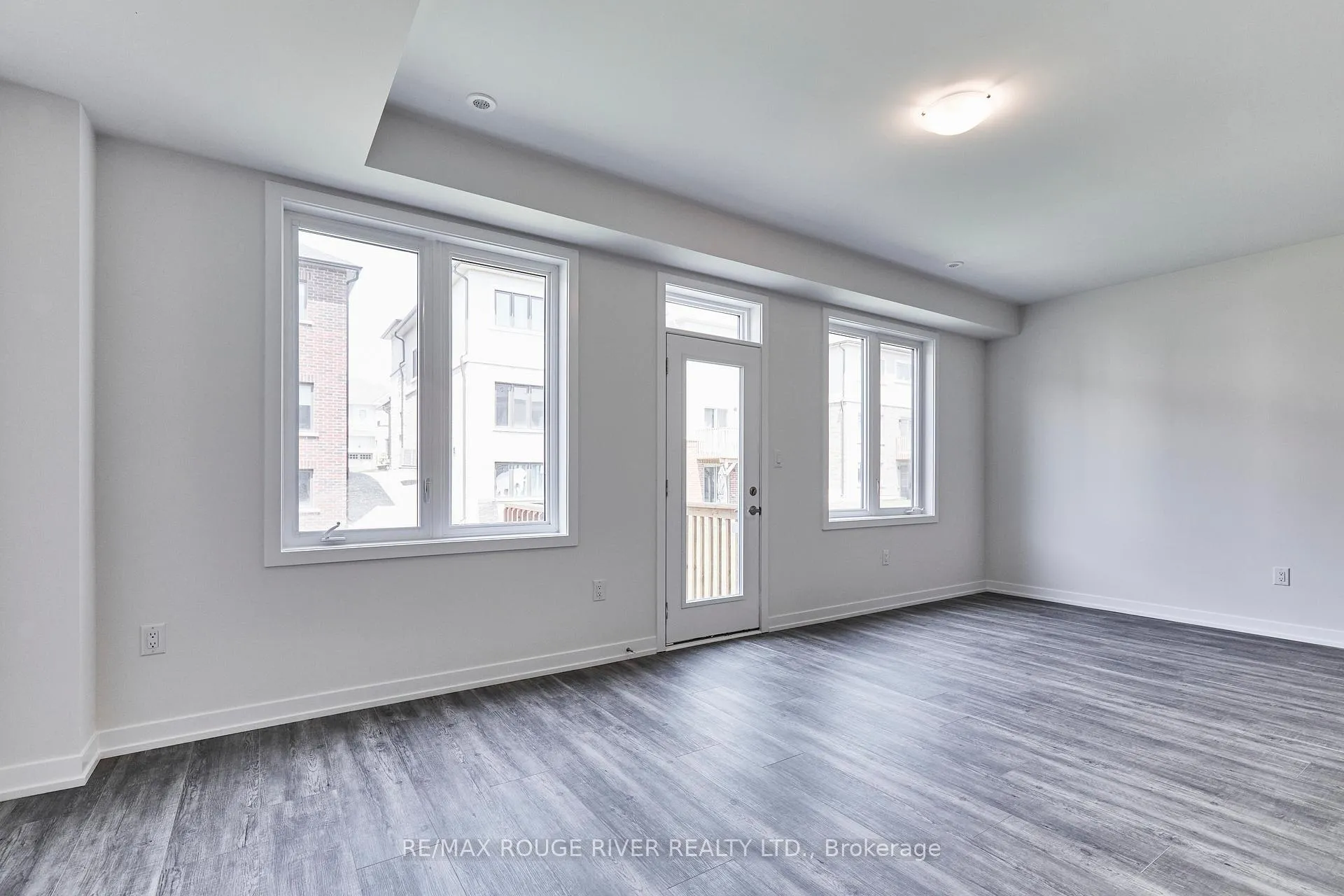 Photo 8 of Unit and unit 86B, 86 Ziibi Way, Clarington, Newcastle — HOMEH