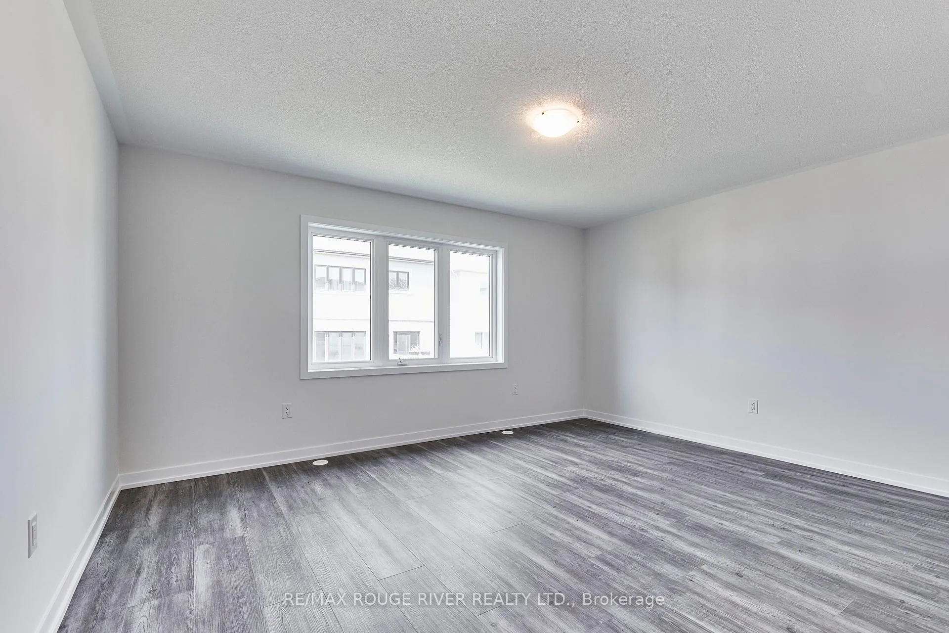 Photo 11 of Unit and unit 86B, 86 Ziibi Way, Clarington, Newcastle — HOMEH
