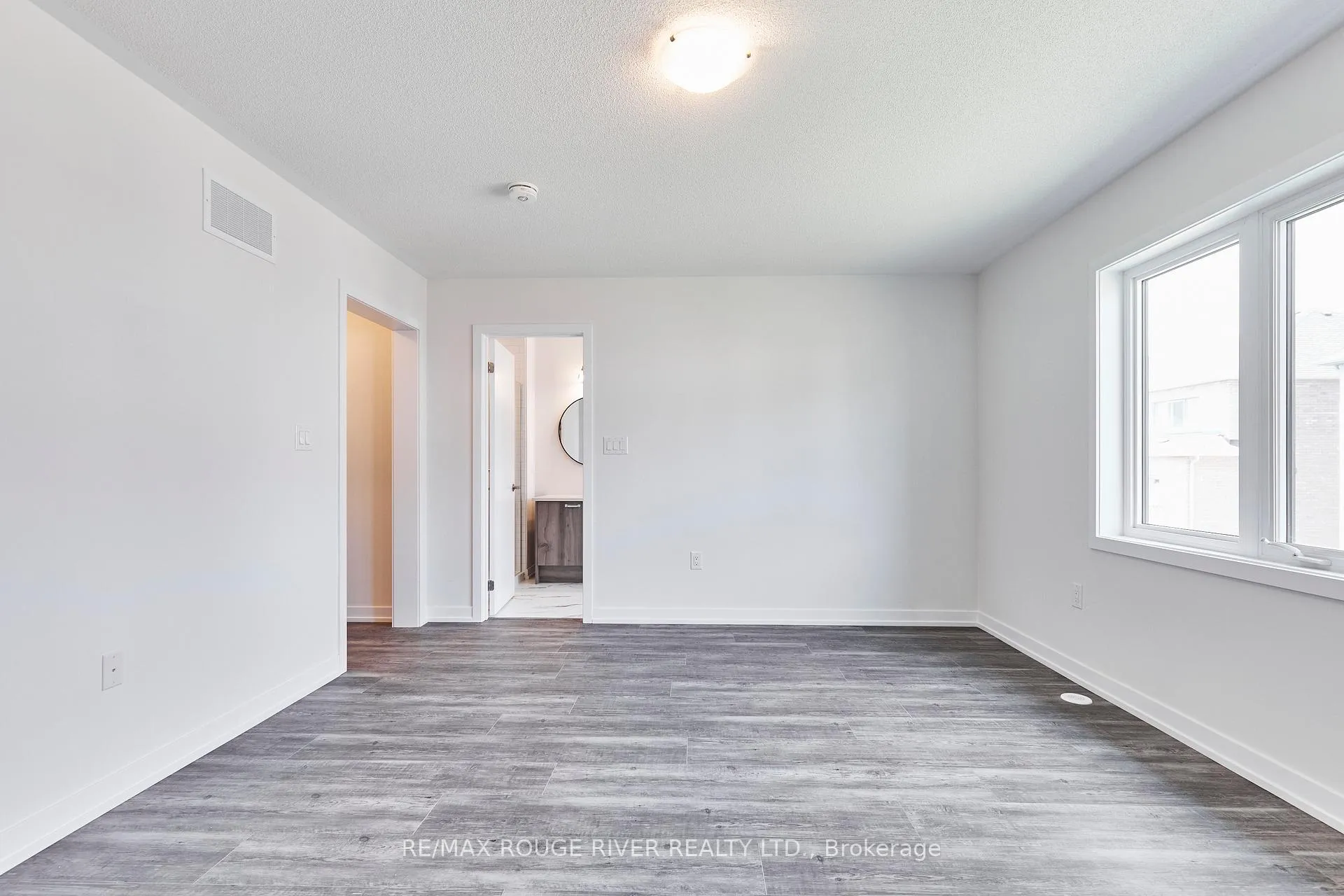 Photo 12 of Unit and unit 86B, 86 Ziibi Way, Clarington, Newcastle — HOMEH