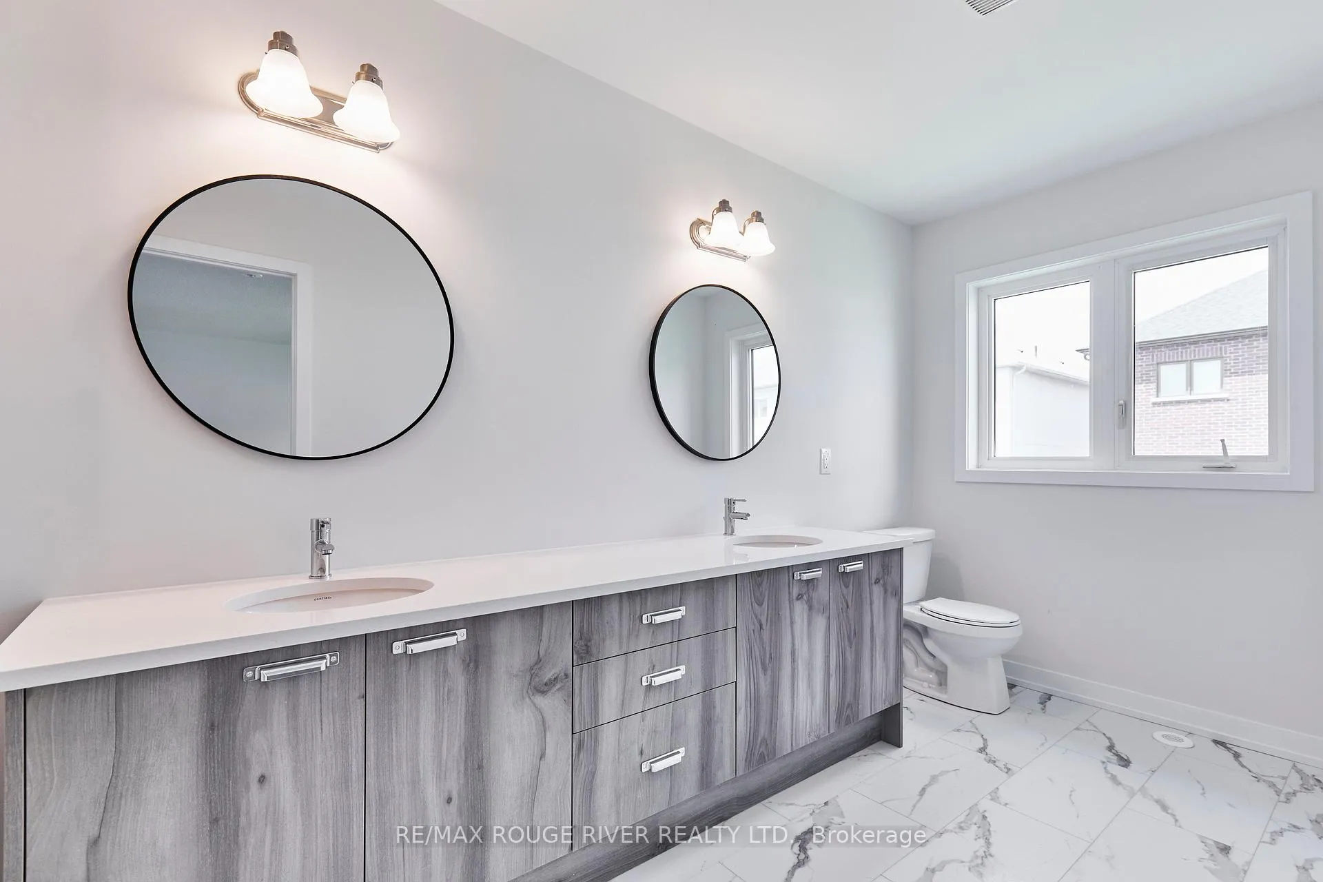 Photo 13 of Unit and unit 86B, 86 Ziibi Way, Clarington, Newcastle — HOMEH