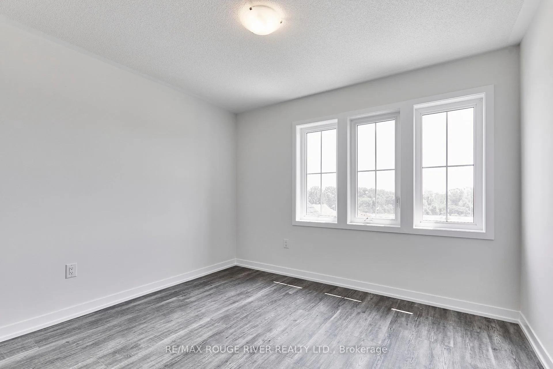 Photo 17 of Unit and unit 86B, 86 Ziibi Way, Clarington, Newcastle — HOMEH
