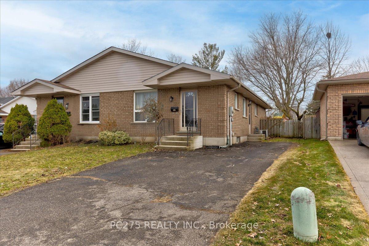 Photo 2 of 33 Northville Drive, Brant, Paris — HOMEH