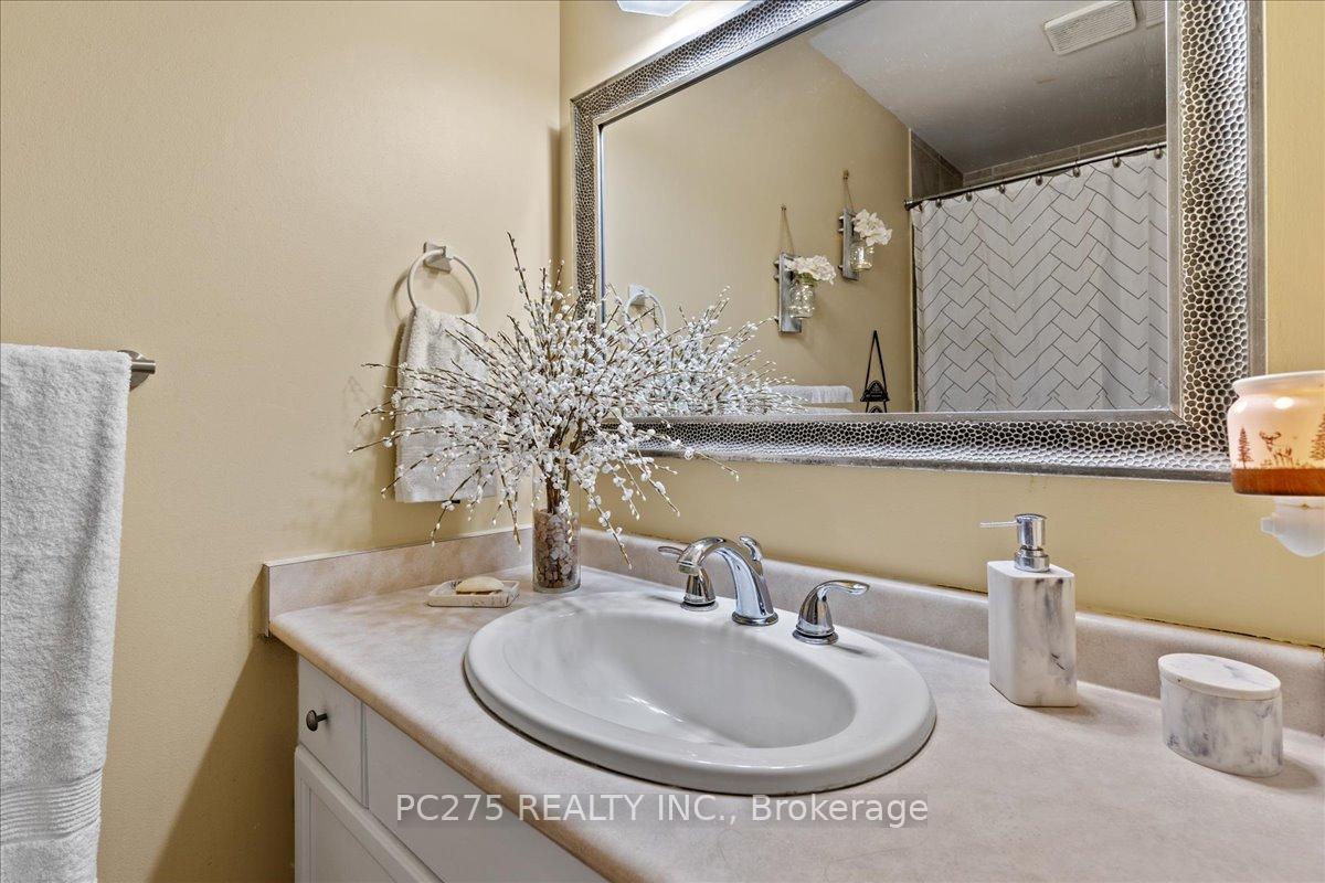 Photo 17 of 33 Northville Drive, Brant, Paris — HOMEH
