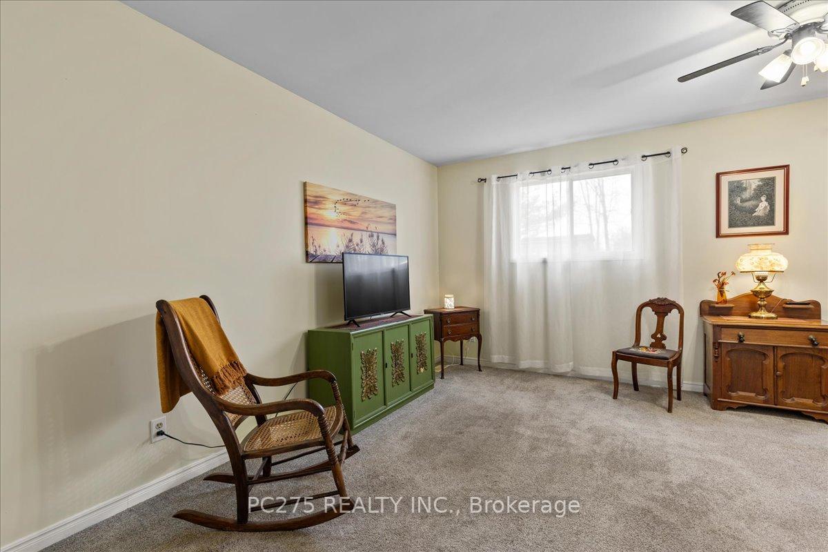 Photo 19 of 33 Northville Drive, Brant, Paris — HOMEH