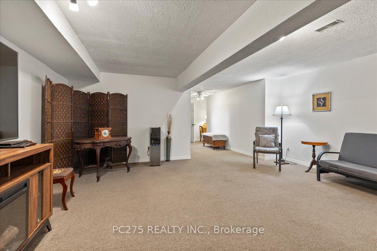 Photo 30 of 33 Northville Drive, Brant, Paris — HOMEH