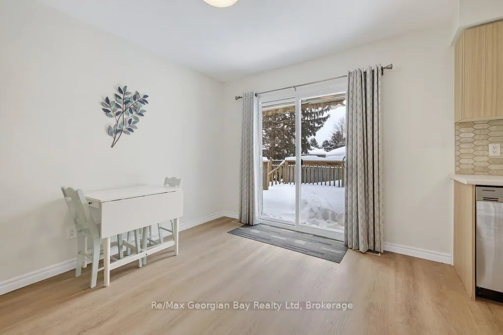 Photo 12 of 197 Mapledawn Drive, Midland — HOMEH
