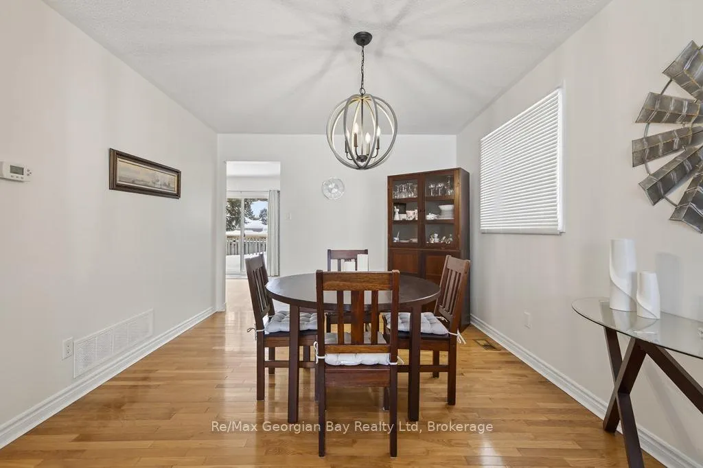Photo 14 of 197 Mapledawn Drive, Midland — HOMEH