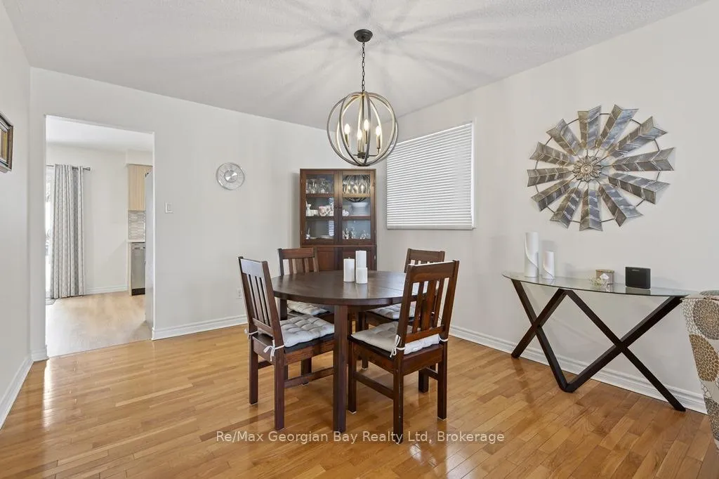 Photo 15 of 197 Mapledawn Drive, Midland — HOMEH