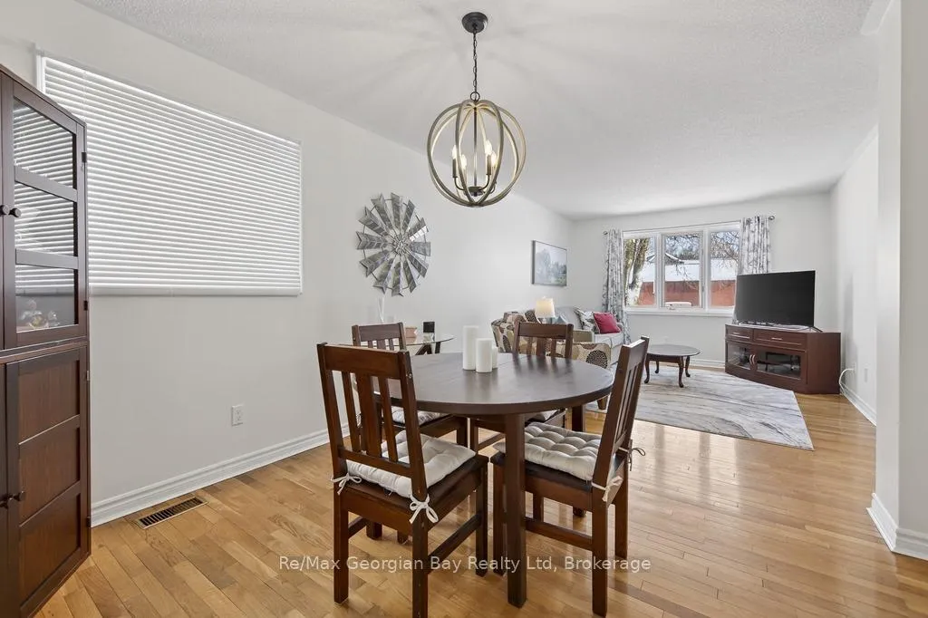 Photo 16 of 197 Mapledawn Drive, Midland — HOMEH