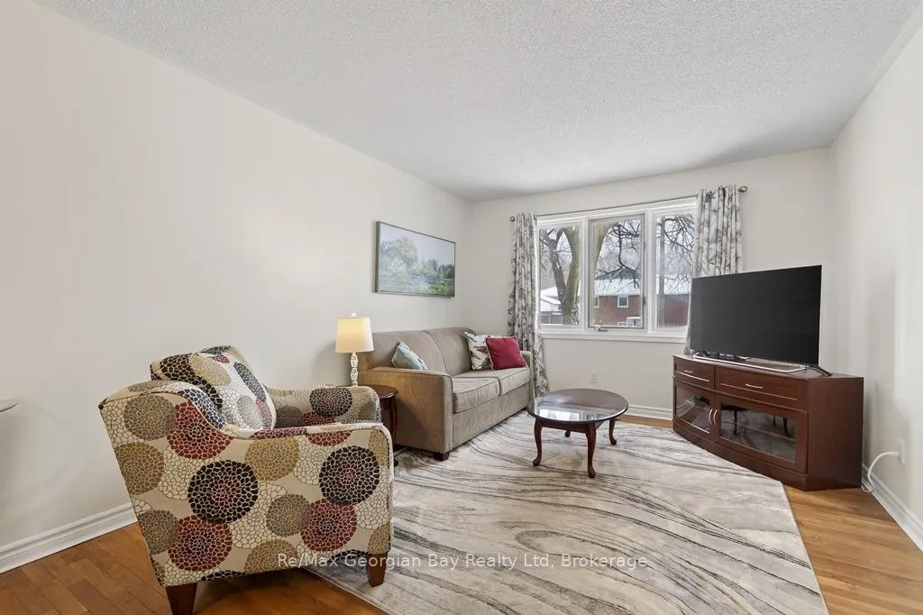 Photo 18 of 197 Mapledawn Drive, Midland — HOMEH