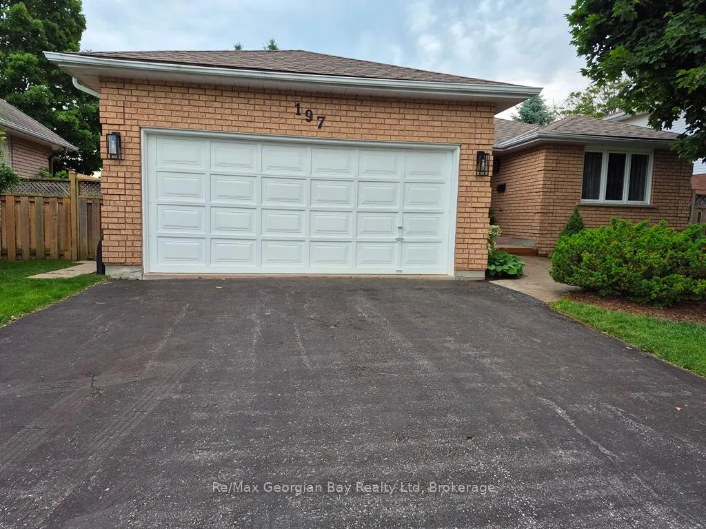 Photo 45 of 197 Mapledawn Drive, Midland — HOMEH