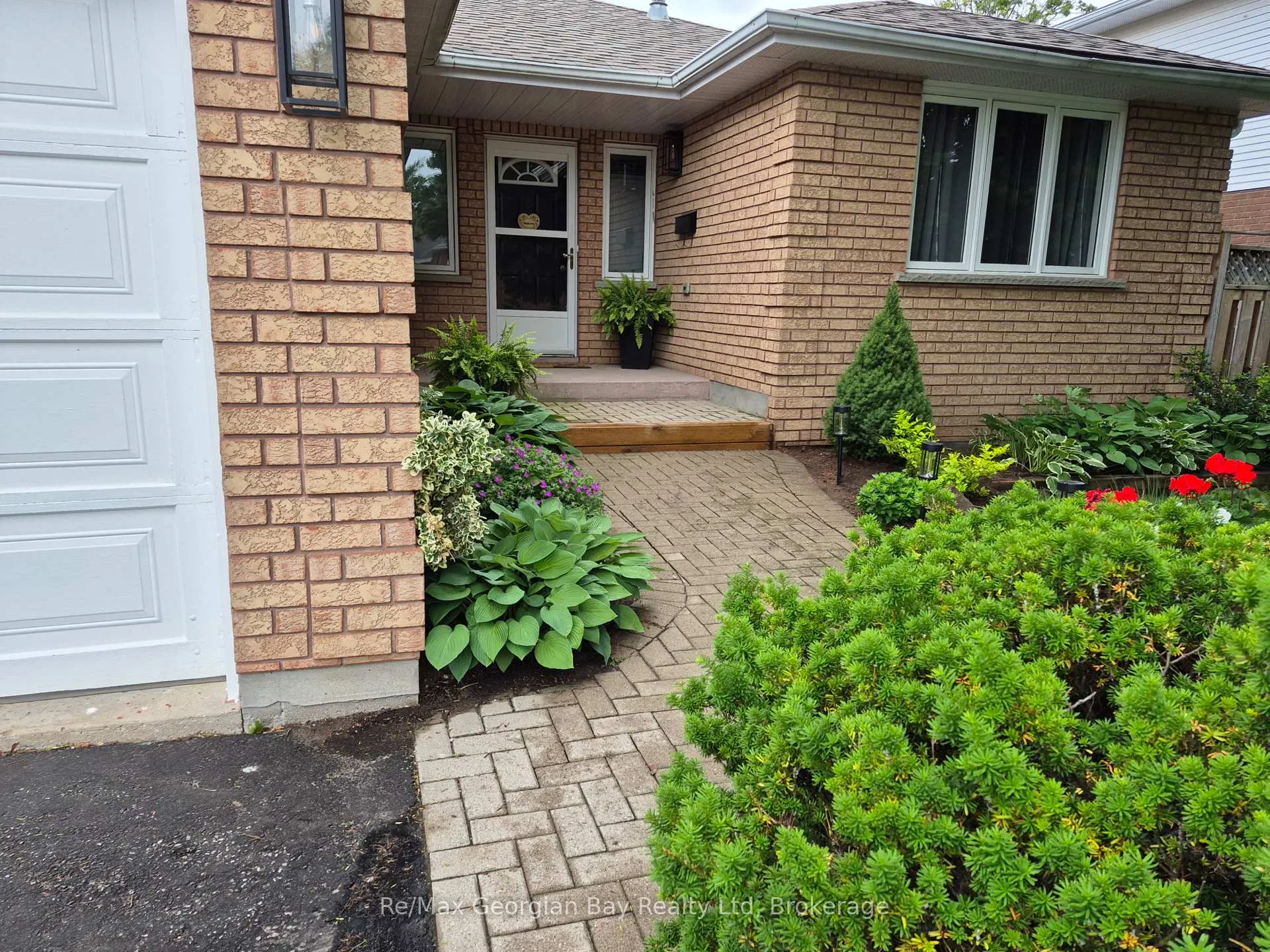 Photo 46 of 197 Mapledawn Drive, Midland — HOMEH