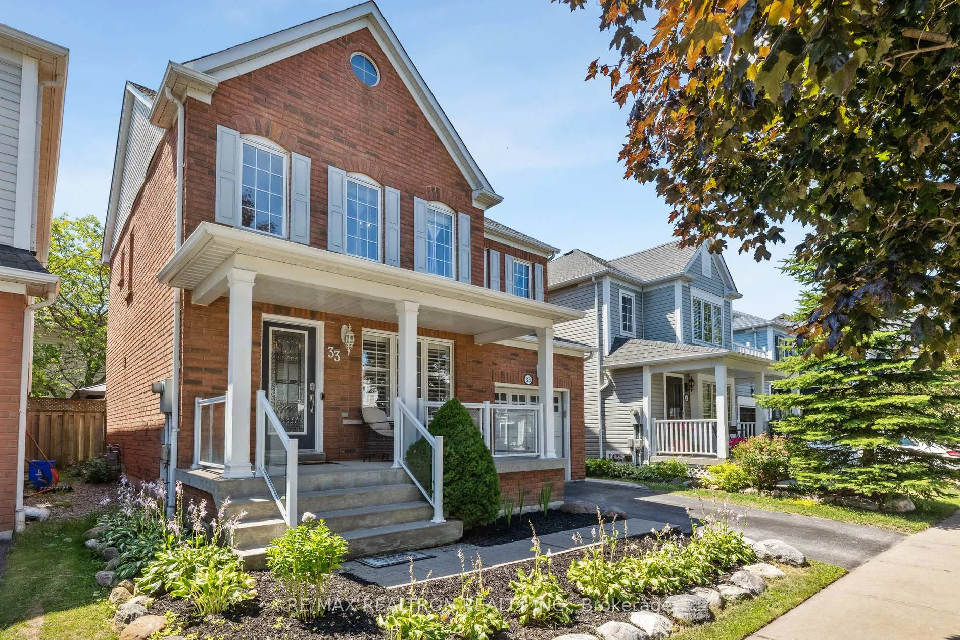 Photo 2 of 33 Lilley Avenue, Ajax, South East — HOMEH