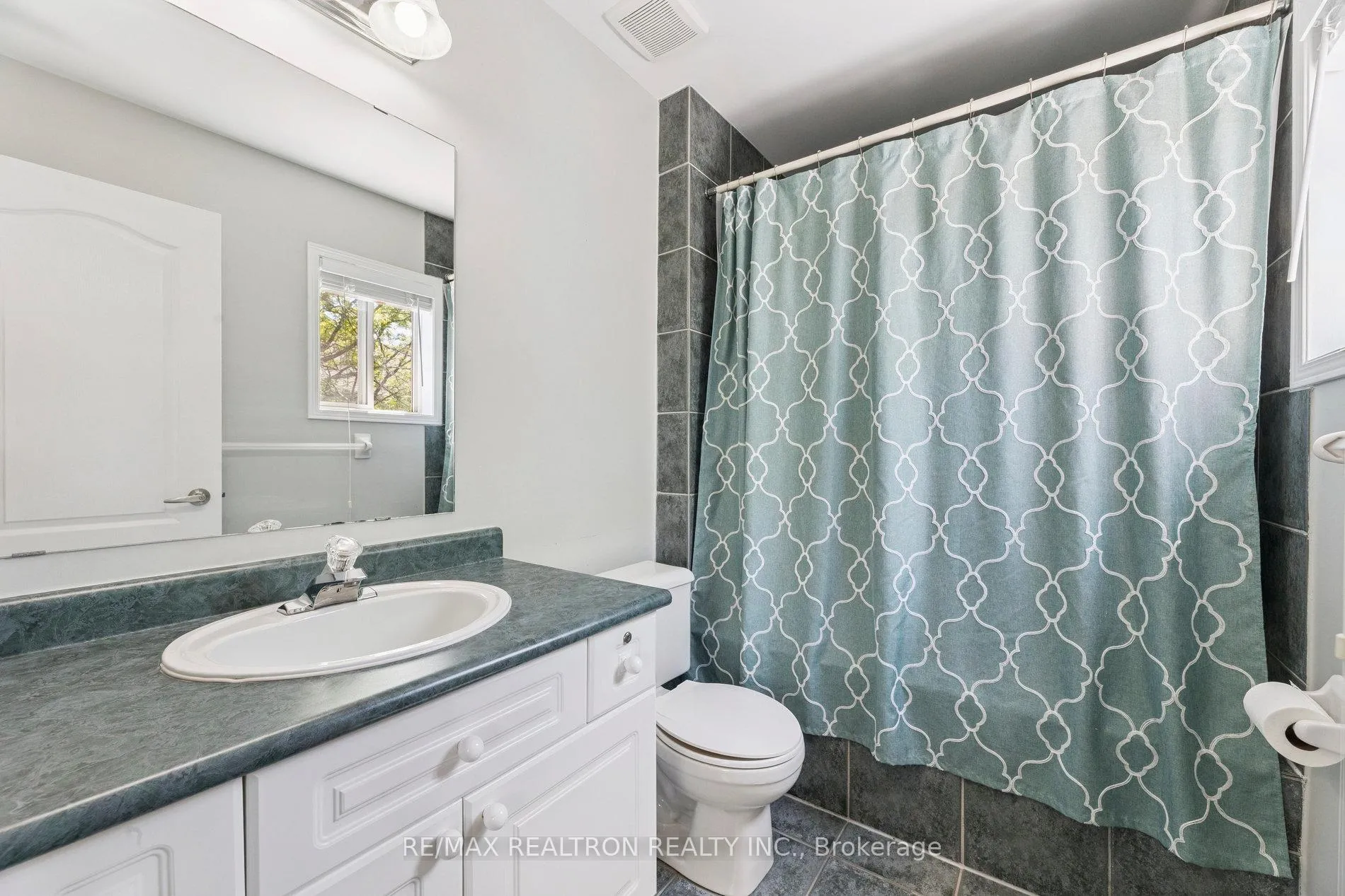 Photo 20 of 33 Lilley Avenue, Ajax, South East — HOMEH