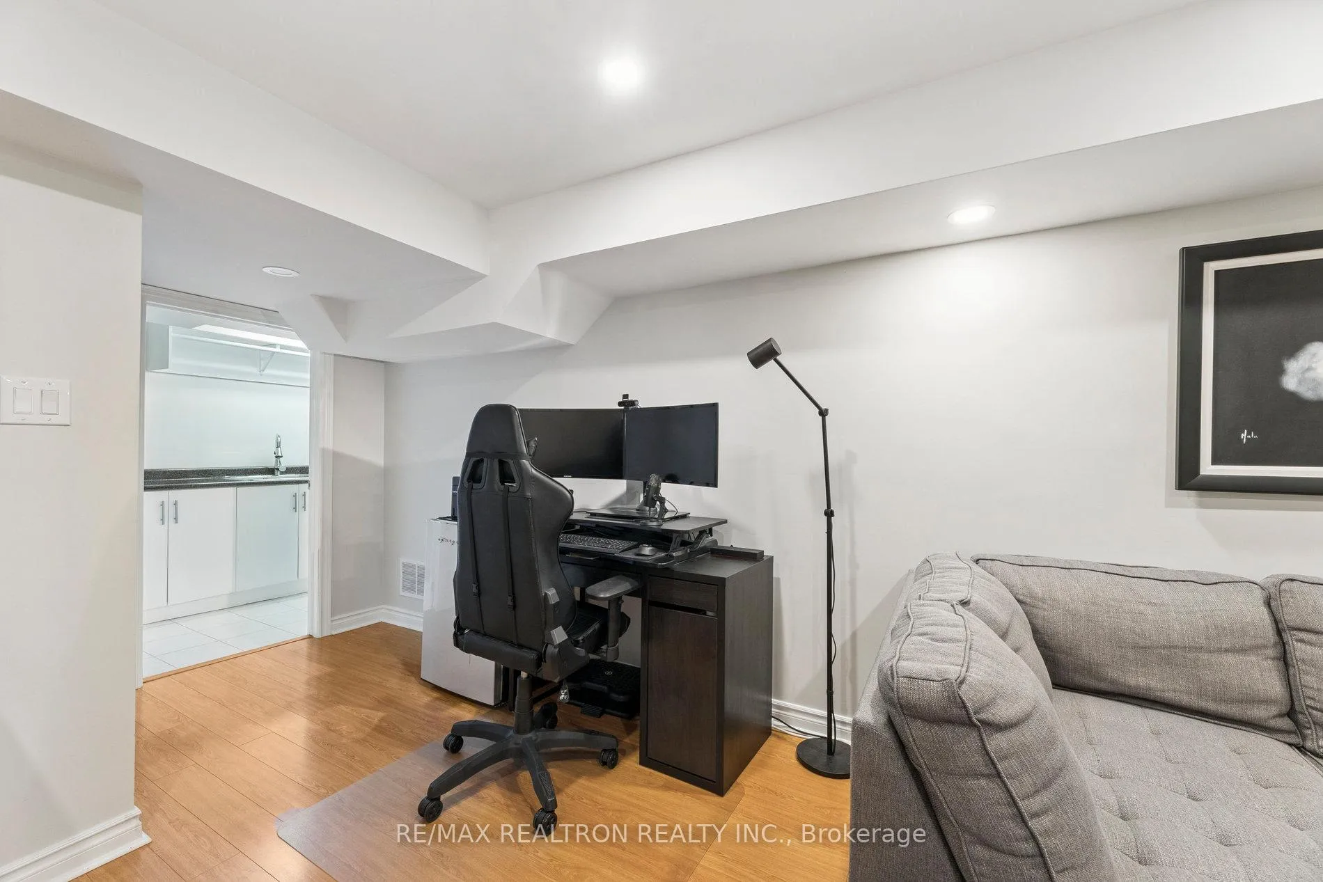 Photo 32 of 33 Lilley Avenue, Ajax, South East — HOMEH