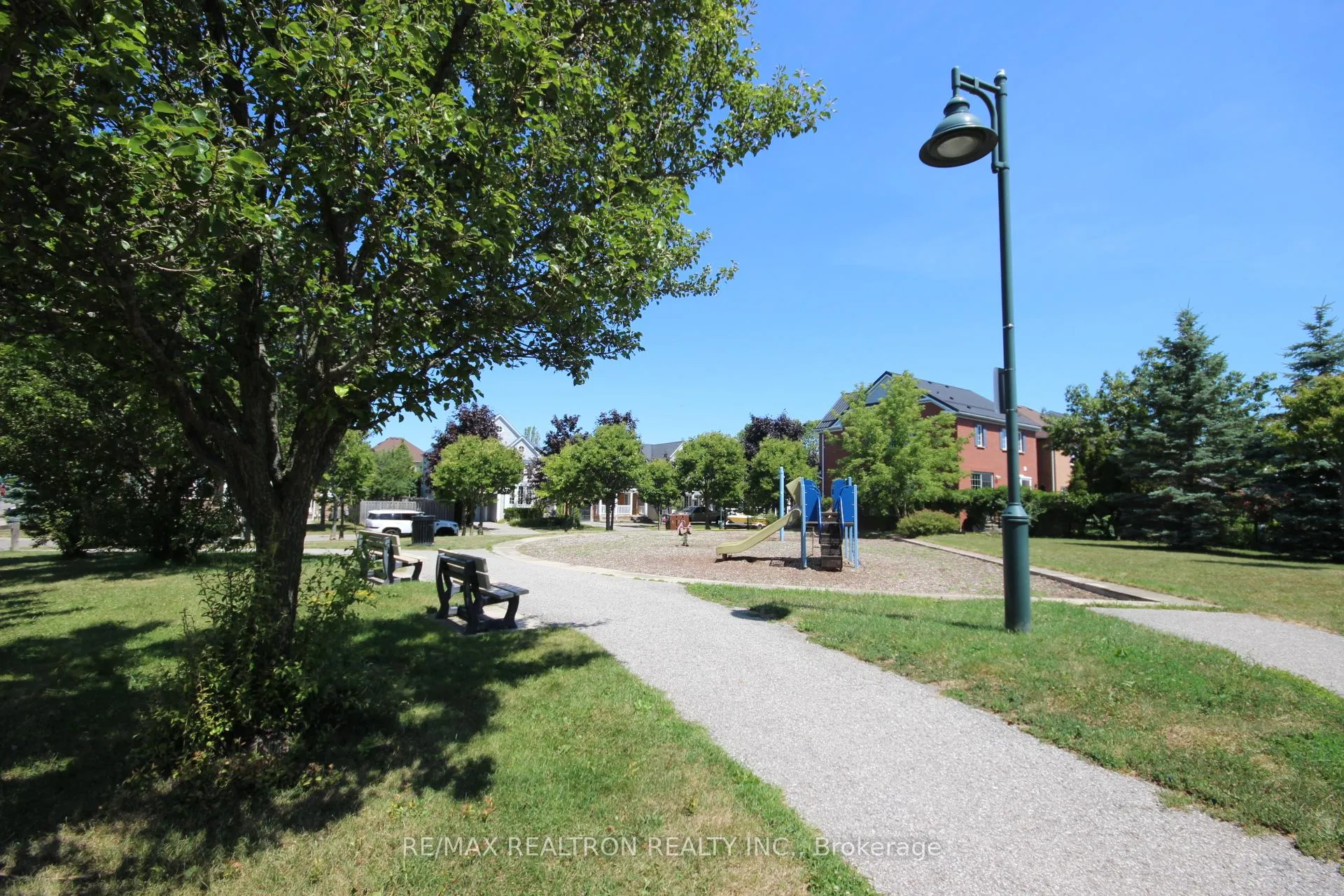 Photo 39 of 33 Lilley Avenue, Ajax, South East — HOMEH