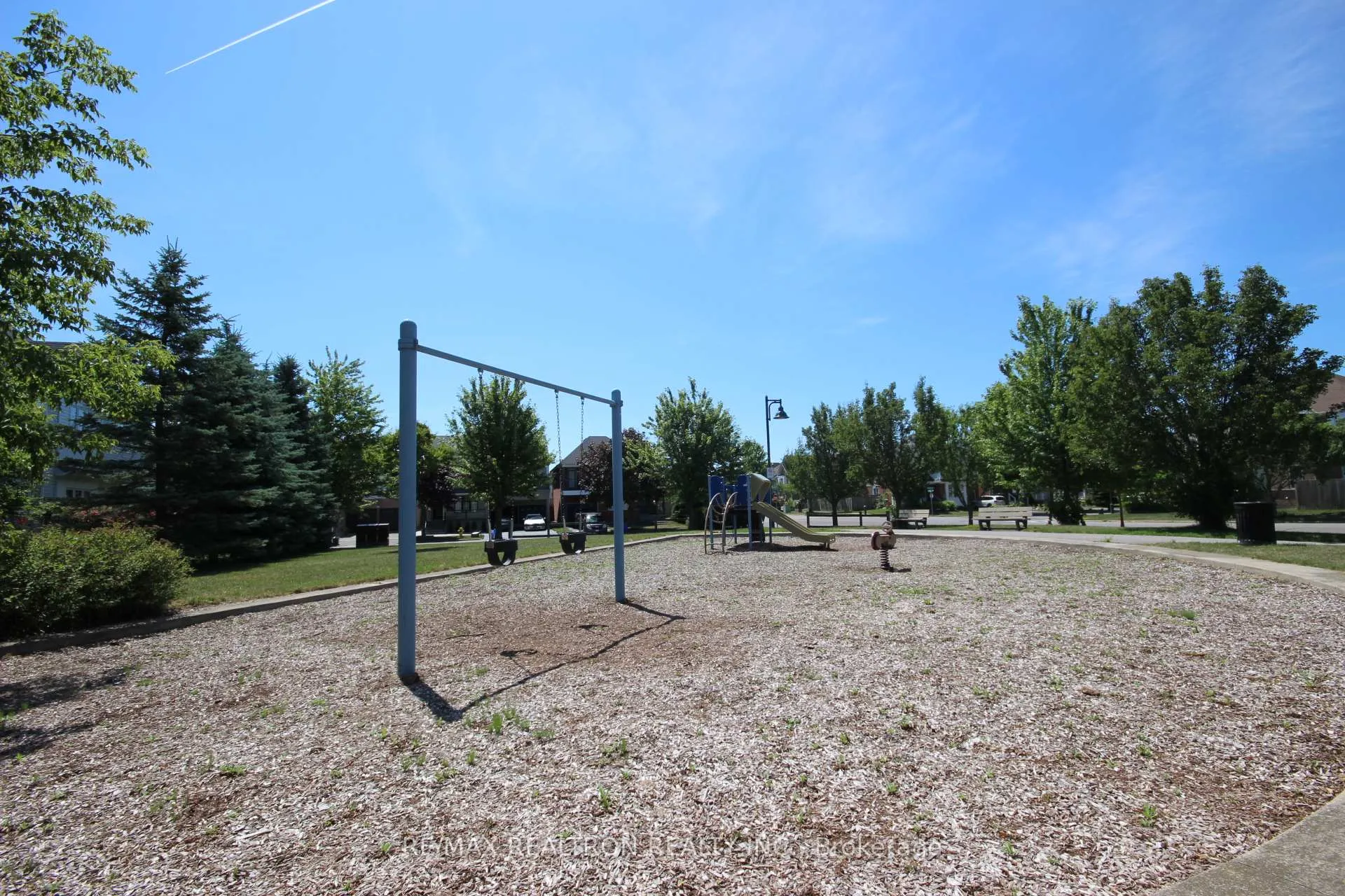 Photo 41 of 33 Lilley Avenue, Ajax, South East — HOMEH