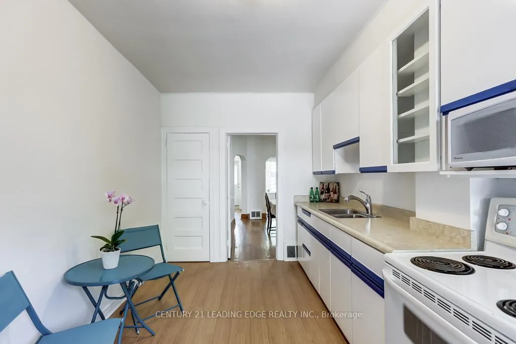 Photo 11 of 210 Withrow Avenue, Toronto, North Riverdale — HOMEH