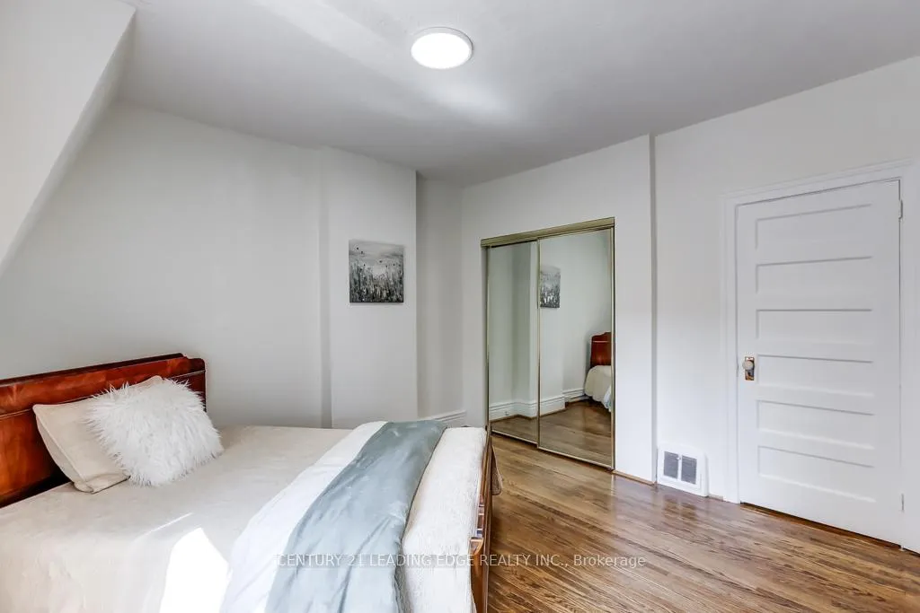 Photo 16 of 210 Withrow Avenue, Toronto, North Riverdale — HOMEH