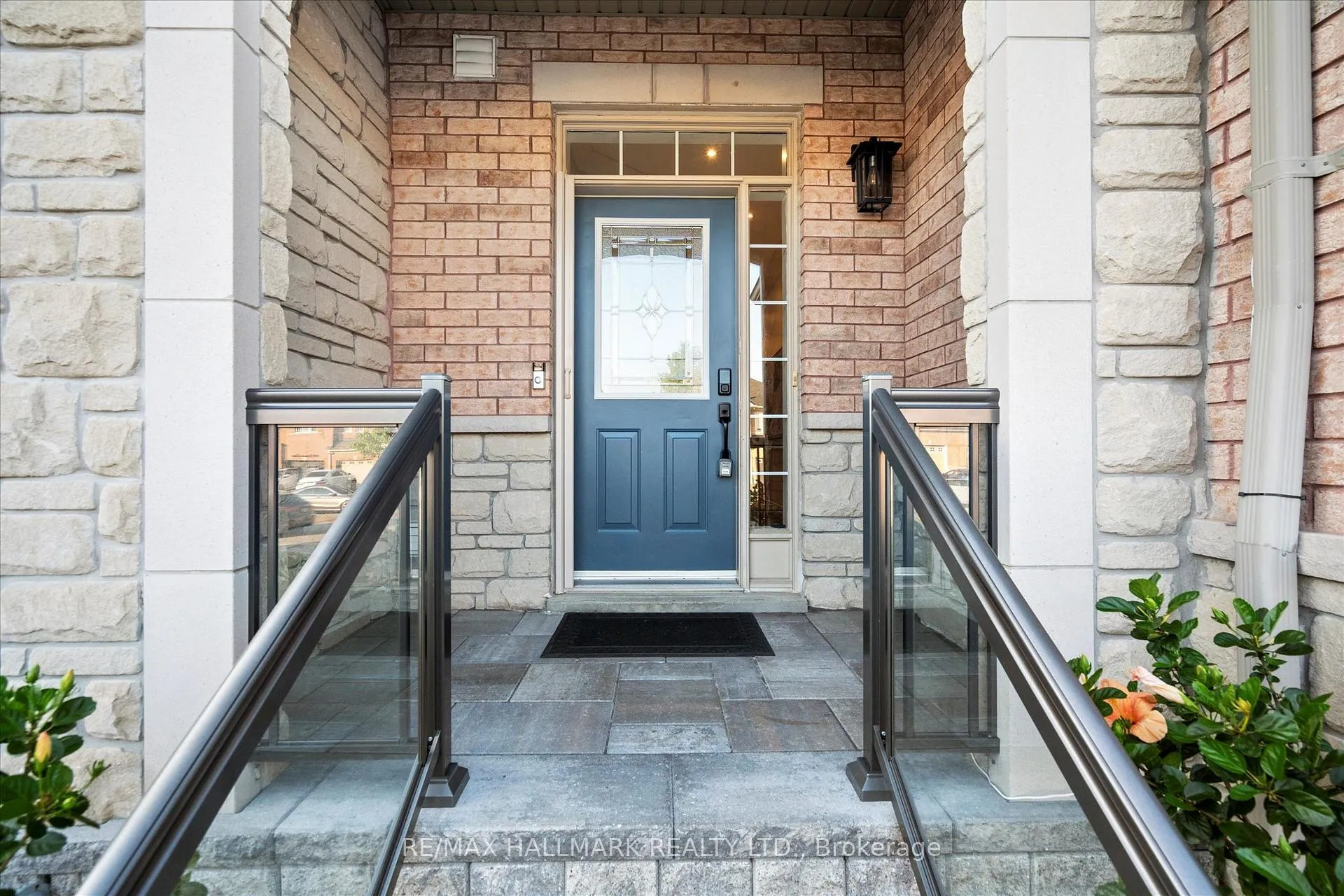 Photo 5 of 354 Strouds Lane, Pickering, Highbush — HOMEH