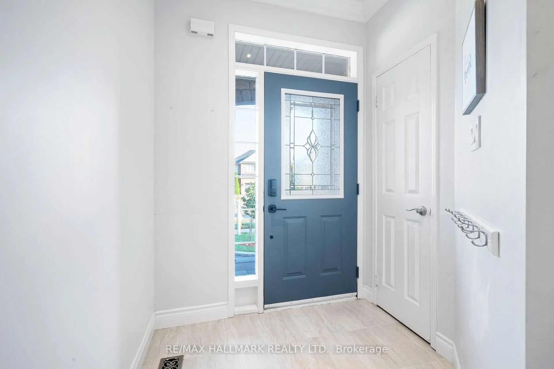 Photo 6 of 354 Strouds Lane, Pickering, Highbush — HOMEH
