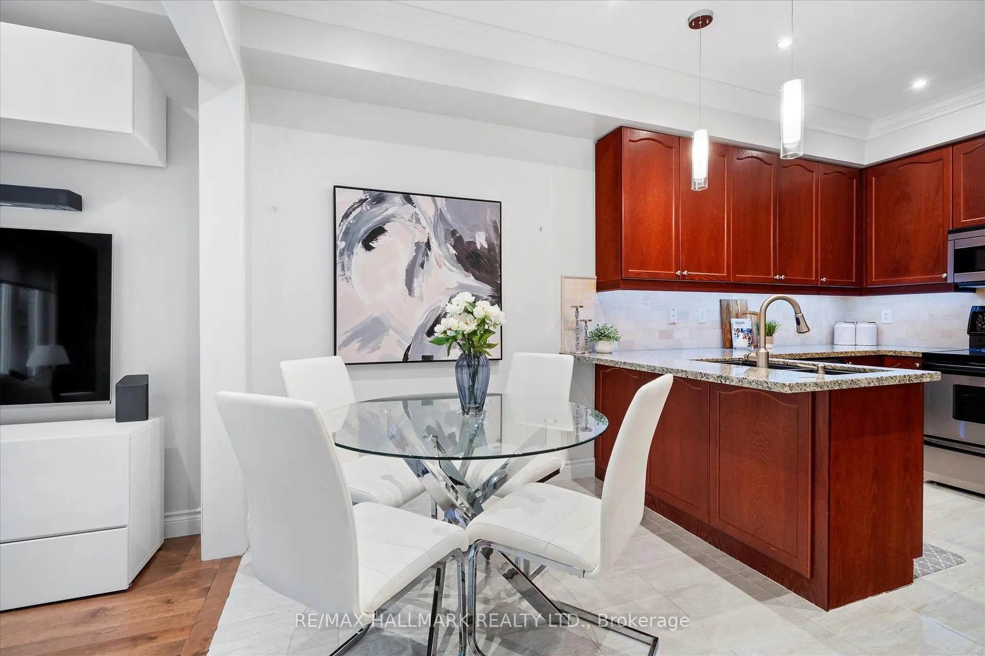 Photo 16 of 354 Strouds Lane, Pickering, Highbush — HOMEH