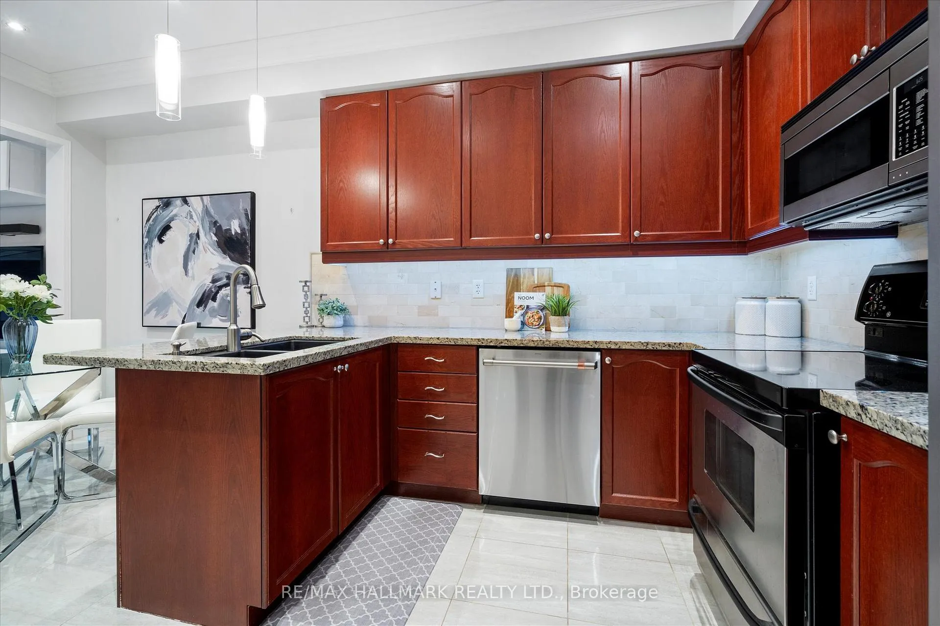 Photo 18 of 354 Strouds Lane, Pickering, Highbush — HOMEH