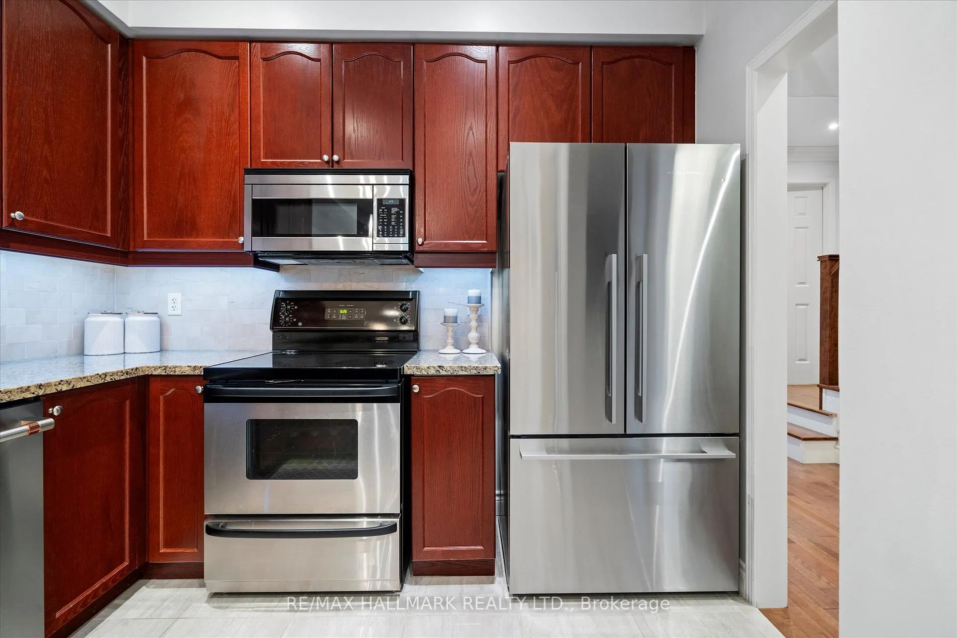 Photo 19 of 354 Strouds Lane, Pickering, Highbush — HOMEH