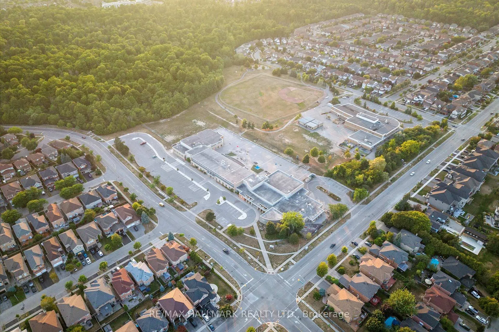 Photo 47 of 354 Strouds Lane, Pickering, Highbush — HOMEH