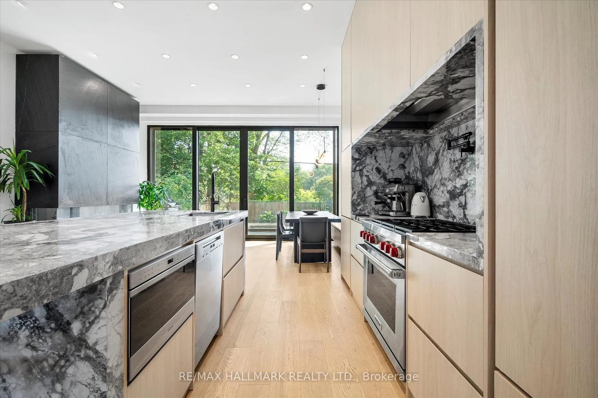 Photo 8 of 31 Redwood Avenue, Toronto, Greenwood-Coxwell — HOMEH