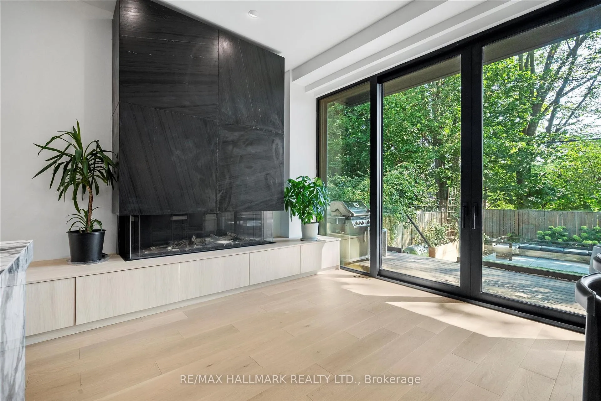 Photo 15 of 31 Redwood Avenue, Toronto, Greenwood-Coxwell — HOMEH